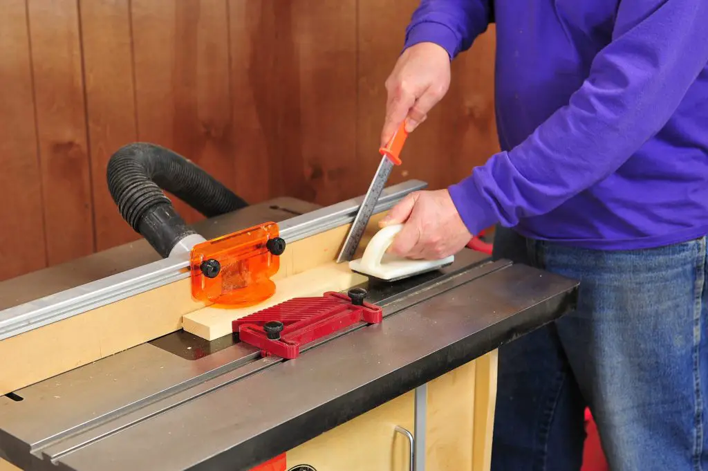 Tips for Maintaining a Router Table