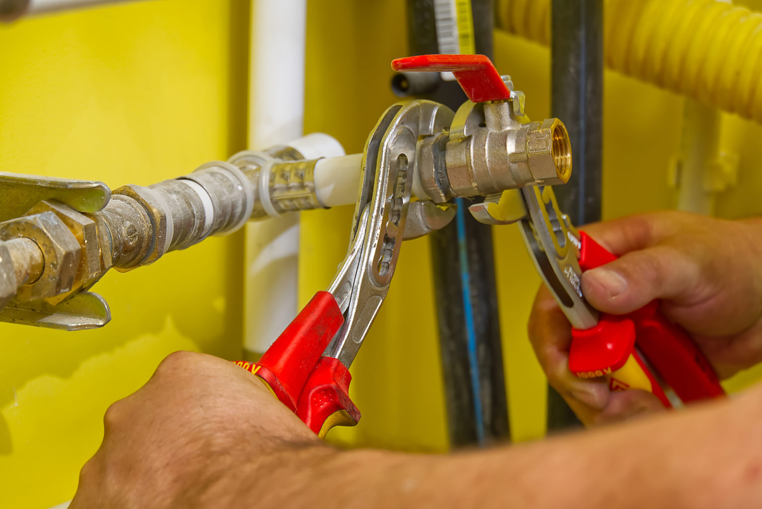 Gas Fitter Vs. Gas Plumber What's the Difference? 2024 ToolAdvisor