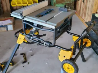 DEWALT DWE74911 Mobile Rolling Table Saw Stand Review